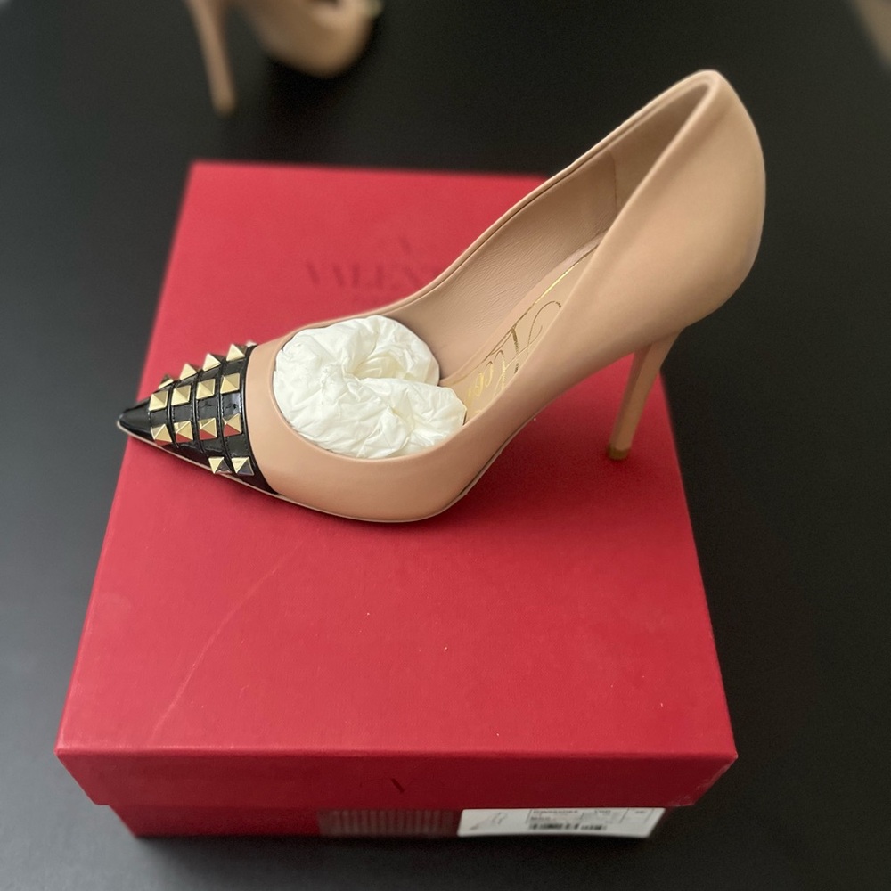 Valentino Garavani Alcove Heel - Picture 6 of 10
